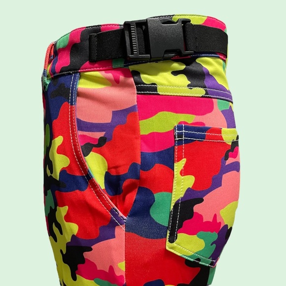 SO REAL Amazing Colorful “Camo Fever” Top & Pants – Large – NWT - Picture 11 of 12